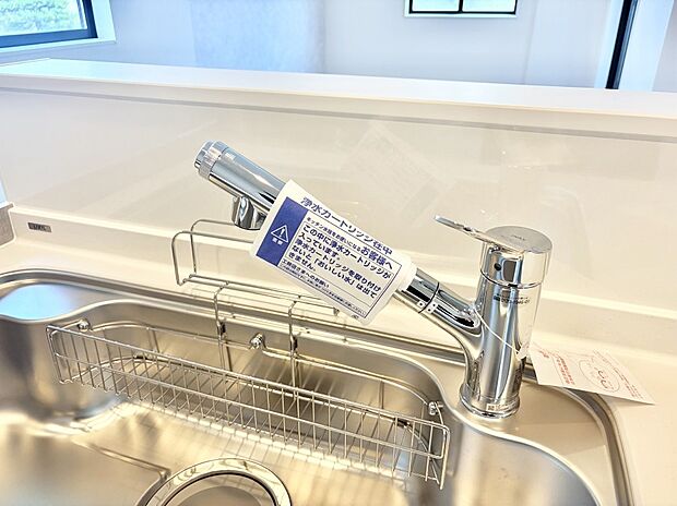 【浄水器】■清潔でおいしい水を手軽に供給してくれます