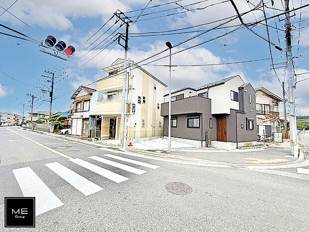 【前面道路含む現地写真】■家族とのお出かけが楽しくなる環境です