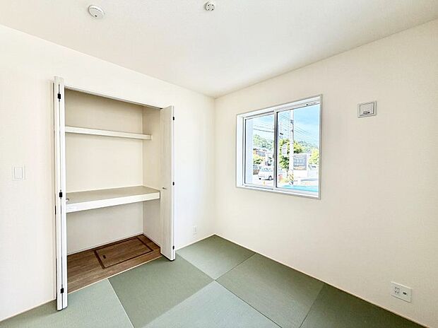 【リビング以外の居室】1号棟  ■落ち着いた色合いのお部屋で穏やかな時間を楽しめます