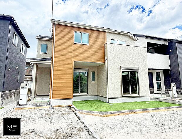 【現地外観写真】2号棟  ■家族みんなが笑顔で過ごせる、安心感のある住まい