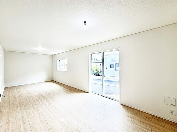 【ダイニング】1号棟  ■ふとした瞬間に幸せを感じる、心地よい場所