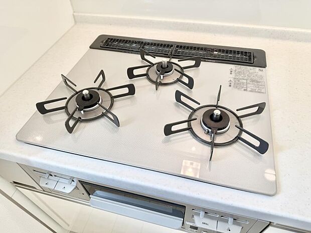 【3口ガスコンロ】■複数の鍋が同時に使えますね
