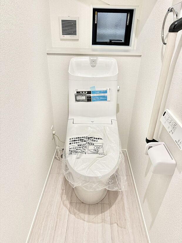 【トイレ】1号棟 ■毎日使う場所だからこそ、清潔感溢れる空間
