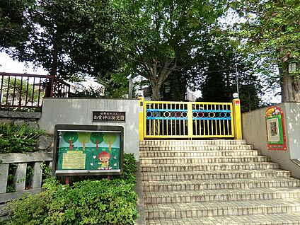 御霊神社保育園 561m(8分)
