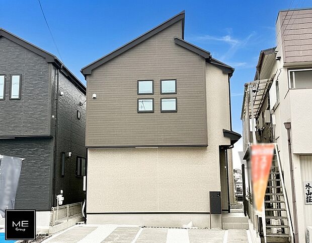 【現地外観写真】1号棟  ■家族みんなが笑顔で過ごせる、安心感のある住まい