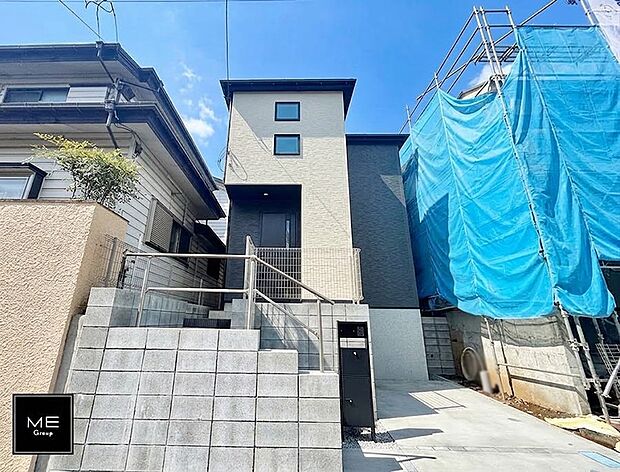 【現地外観写真】2号棟 ■暮らしを彩る充実した設備仕様が備わった住まい