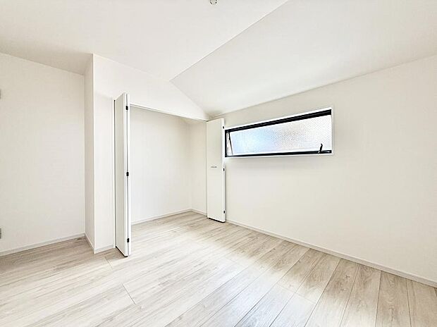 【リビング以外の居室】1号棟  ■落ち着いた雰囲気のお部屋で心が安らぐ空間