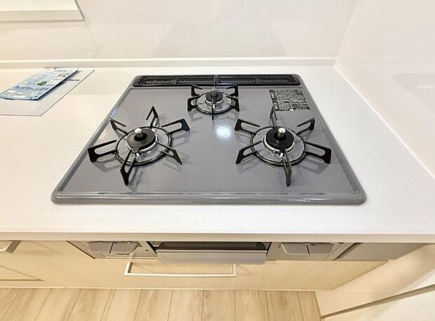 【3口ガスコンロ】■一度に多くの料理ができ便利で効率的