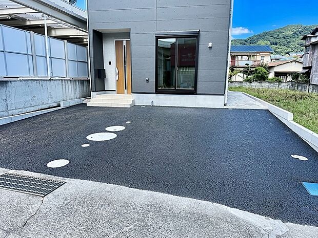 【駐車場】1号棟  ■快適な駐車スペースで安心