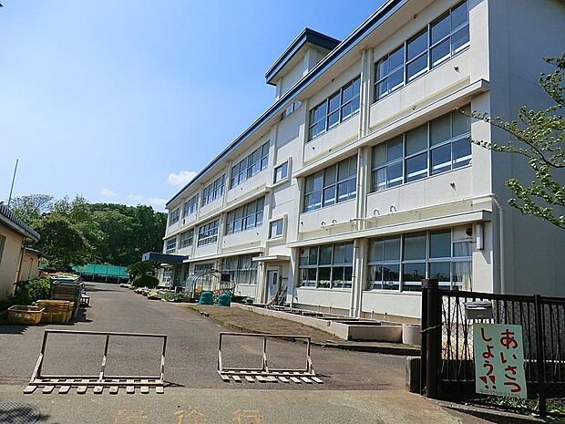平塚市立豊田小学校（約210m・徒歩3分）