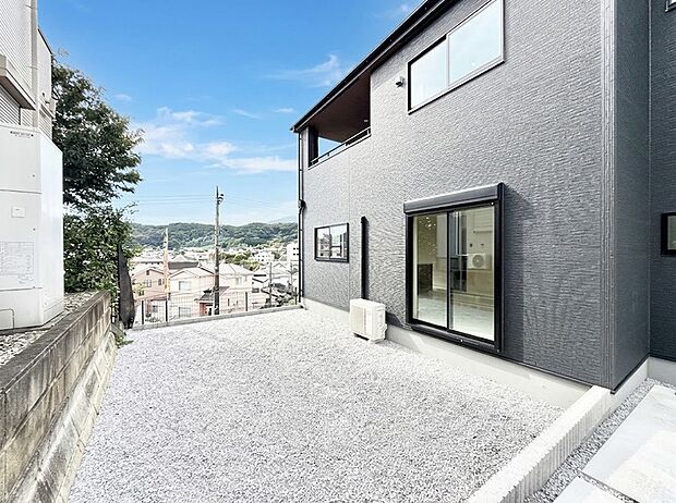 【庭】1号棟 ■心にゆとりをもたらす、自然を感じられる住環境が魅力です