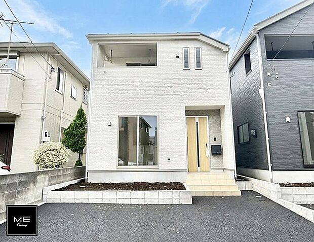 【現地外観写真】1号棟 ■家族みんなが笑顔で過ごせる、安心感のある住まい