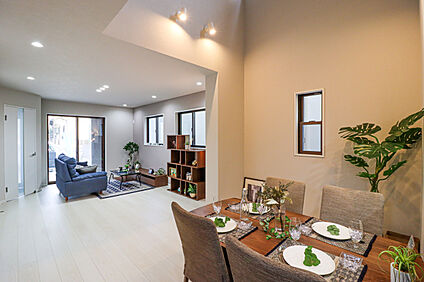 【ドリームタウンシリーズ施工例：リビング】