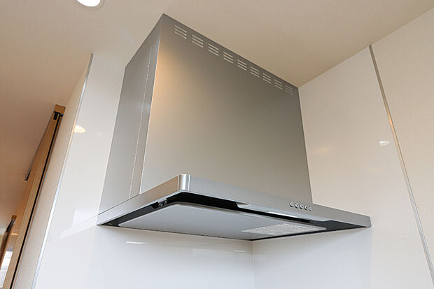 【【レンジフード】】女性の方でも取り外せるワンタッチの換気扇なのでお掃除もラクラクできちゃいますね!
汚れやすいキッチン周りがキレイに保てます!