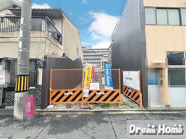 ■利便性の高い立地は普段のお買い物や、通勤・通学にも最適で、快適にお過ごしいただけます。4沿線活用することができ京都駅や大阪への簡単アクセスも魅力です。現地(2026年7月)撮影