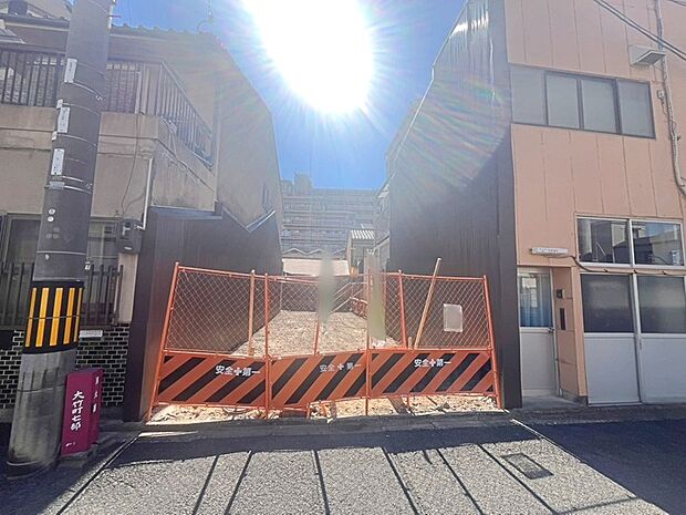 ■現地はもちろん、スーパー・コンビニ・ドラッグストア・小学校・中学校などの位置確認も一緒にご案内させていただきます。現地（2026年5月）撮影