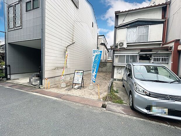 【【現地写真】】■現地では周辺環境や立地条件、日当たりや前道の様子などを実際にご確認いただけます。モデルハウスでは、完成後の住まいをイメージしやすい間取りや広さ、設備仕様や生活動線などをご体感いただけます。