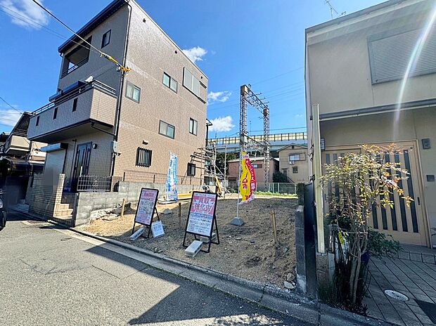 土地ドーンと47坪！
間口ゆったり6ｍ以上！
お車の駐車がしやすい立地です♪
現地（2026年1月）撮影