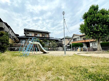 北遠山児童公園 約400m(徒歩5分)
