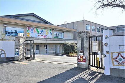 山科中学校 約1570ｍ(徒歩20分)