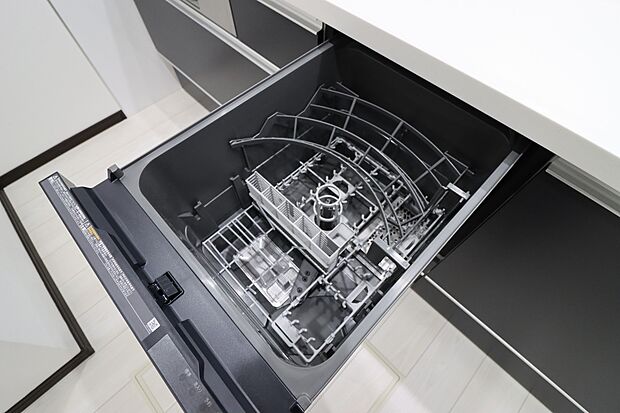 【【施工例：食器洗い乾燥機】】◆後片付けをサポート！　食事後の家族のくつろぎタイムもゆっくりともてます♪
◆朝食準備や送り迎え…と忙しいママも大助かり！　環境にも手肌にも優しい設備です！