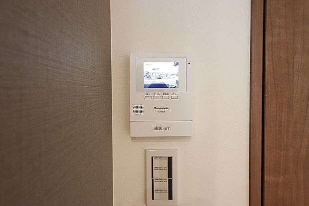 【【施工例・TV付インターホン】】来訪者を映像で確認できる、安心のセキュリティ設備!