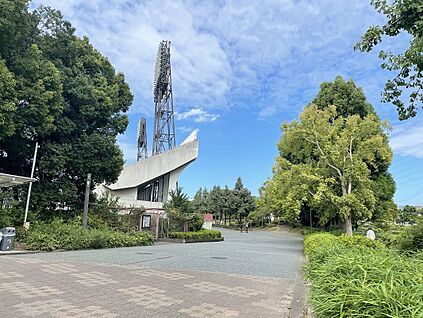 西京極総合運動公園 約240ｍ(歩3分)