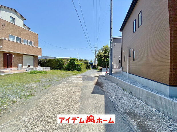 【　　　前面道路写真】　　　当日の案内も可能です♪
　お気軽にお問い合わせください！