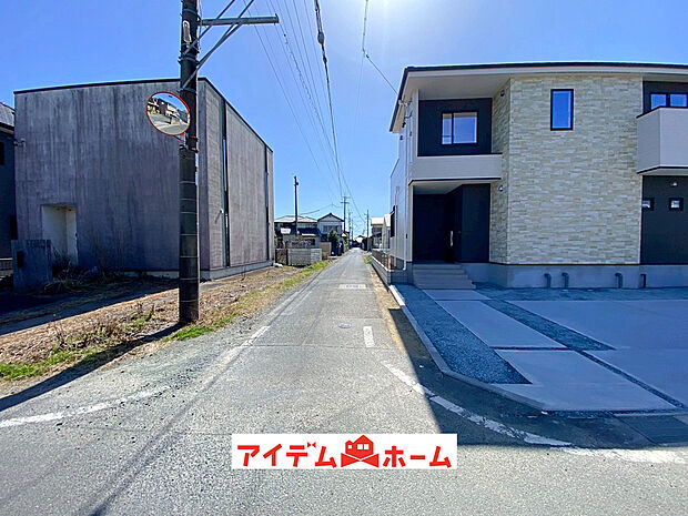 【前面道路写真】当日の案内も可能です♪
お気軽にお問い合わせください！