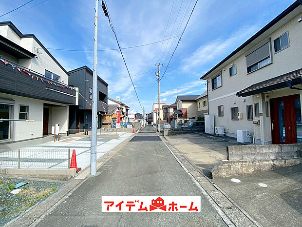 【前面道路写真】当日の案内も可能です♪
お気軽にお問い合わせください！