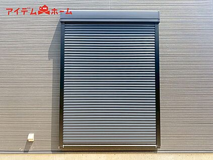 １号棟　防犯シャッター