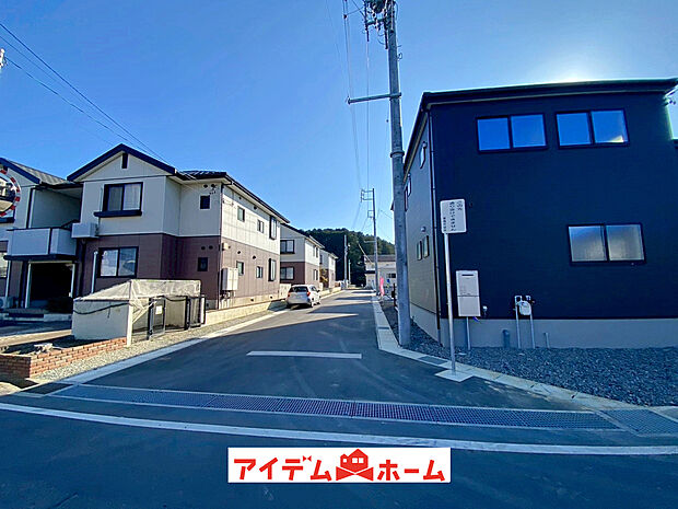 【前面道路写真】当日の案内も可能です♪
お気軽にお問い合わせください！