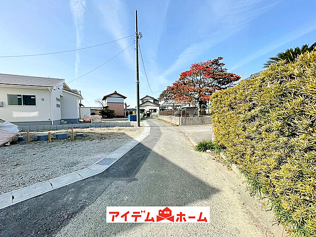 【前面道路写真】当日の案内も可能です♪
お気軽にお問い合わせください！