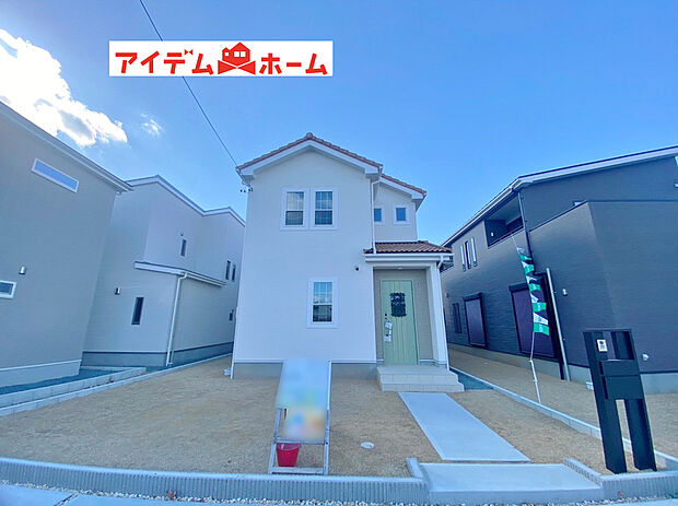 【 2号棟 外観写真】 当日の案内も可能です♪
お気軽にお問い合わせください!