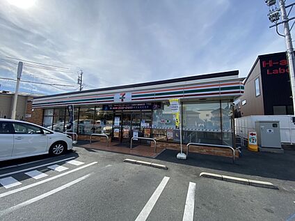 セブン-イレブン 浜松芳川店 260ｍ(徒歩4分)