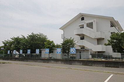 太田市立旭中学校 350～550ｍ(徒歩5～7分)