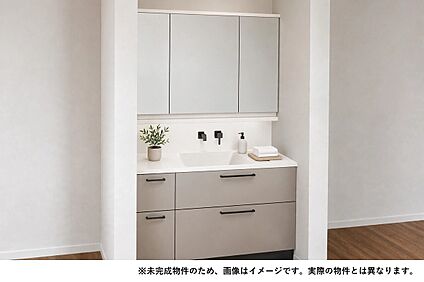 脱衣室と分かれたお洒落な独立洗面室
