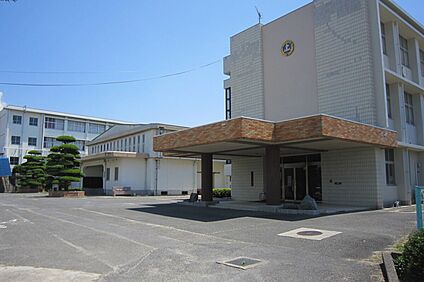 宇部市立上宇部小学校 320(4)