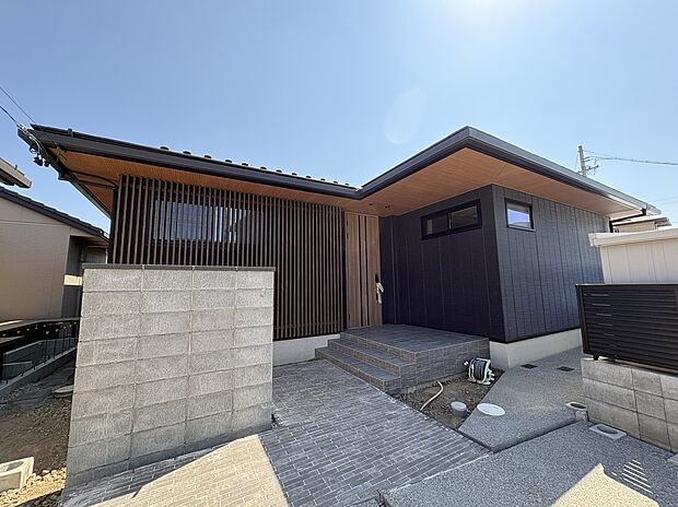 【【2号地 外観】】※現在外構工事中。