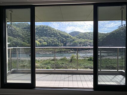 【川沿いのモデルハウス】
