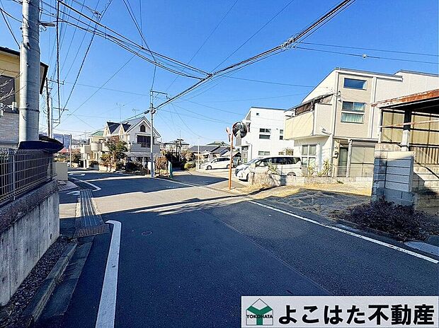 周辺は落ち着いた雰囲気の住宅街です。静かで落ち着いた新生活が迎えられそうです。