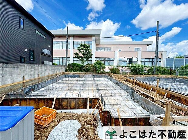 区画の整った分譲地ならではの街並みは、時間の経過とともに歴史が積み重なり、きっと誰もが憧れを持つこととなるでしょう。