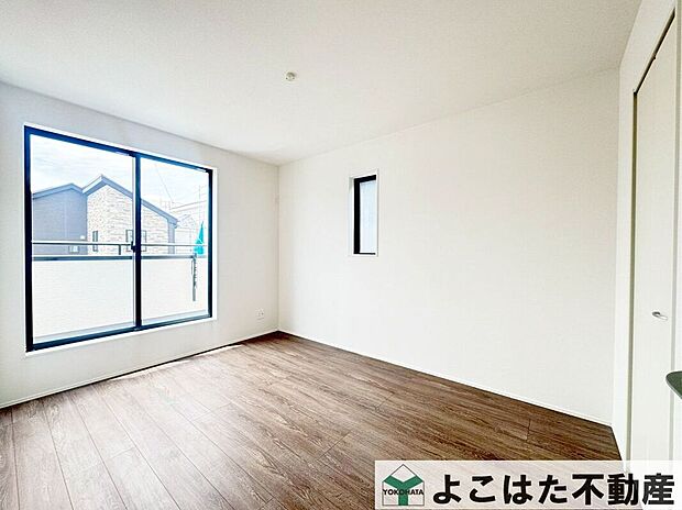 【子供部屋】子ども部屋にもぴったりな明るいお部屋です。