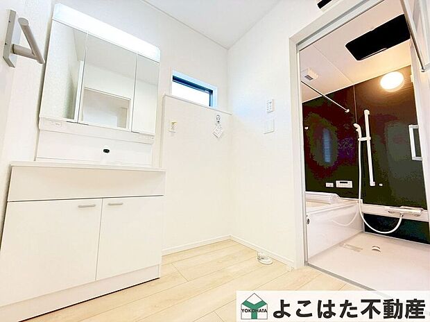 【洗面】忙しい朝や夜も、家族全員が使いやすい設計。広さ・収納・機能を備えた洗面所で毎日を快適に。