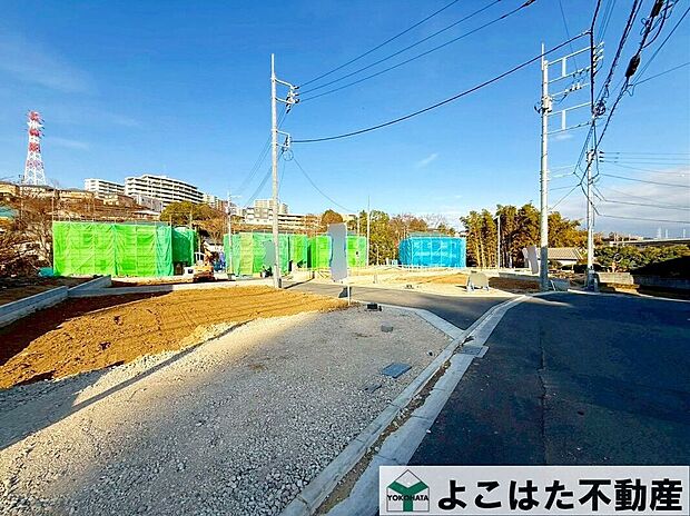 【前面道路含む外観】落ち着いた住環境に、家族の未来を育む住まいを！