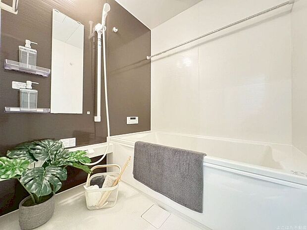 【バス】湯船にゆっくり浸かれば一日の疲れも癒され、心身ともにリラックス