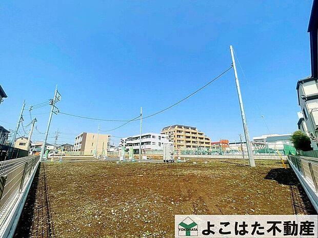 【外観】南向きの立地と光を取り込む工夫を施した外観で、明るく風通しの良い空間を実現。太陽の光が暗しに彩りを添えます。南向きの立地と光を取り込む工夫を施した外観で、明るく風通しの良い空間を実現。