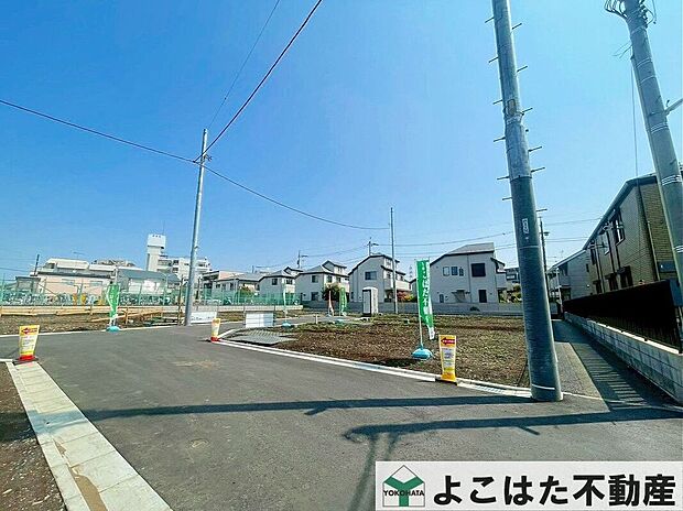 【外観】南向きの立地と光を取り込む工夫を施した外観で、明るく風通しの良い空間を実現。太陽の光が暗しに彩りを添えます。南向きの立地と光を取り込む工夫を施した外観で、明るく風通しの良い空間を実現。