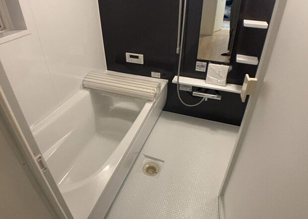 入浴時の快適さも大事なことですが、綺麗な状態を維持できなければ気持ちよく入浴できません。毎日の掃除が楽という点は大事なポイントになります!カビが生えにくく掃除がしやすい、壁や浴槽を選ぶといいでしょう。