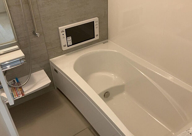 入浴時の快適さも大事なことですが、綺麗な状態を維持できなければ気持ちよく入浴できません。毎日の掃除が楽という点は大事なポイントになります!カビが生えにくく掃除がしやすい、壁や浴槽を選ぶといいでしょう。